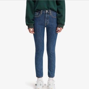 Levi’s 501 skinny in dark indigo size 28x28
